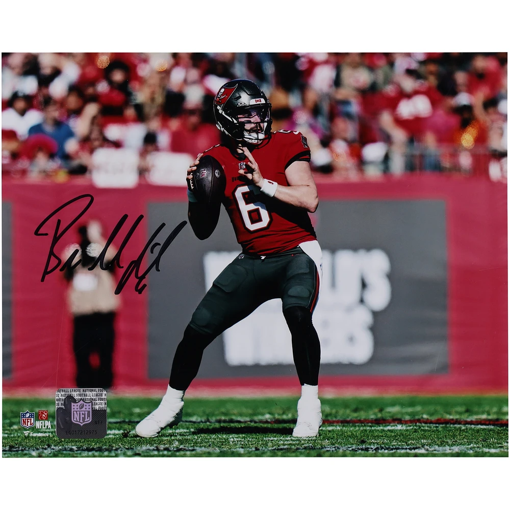 Baker Mayfield Tampa Bay Buccaneers Autographed 8" x 10" Throwing Photograph