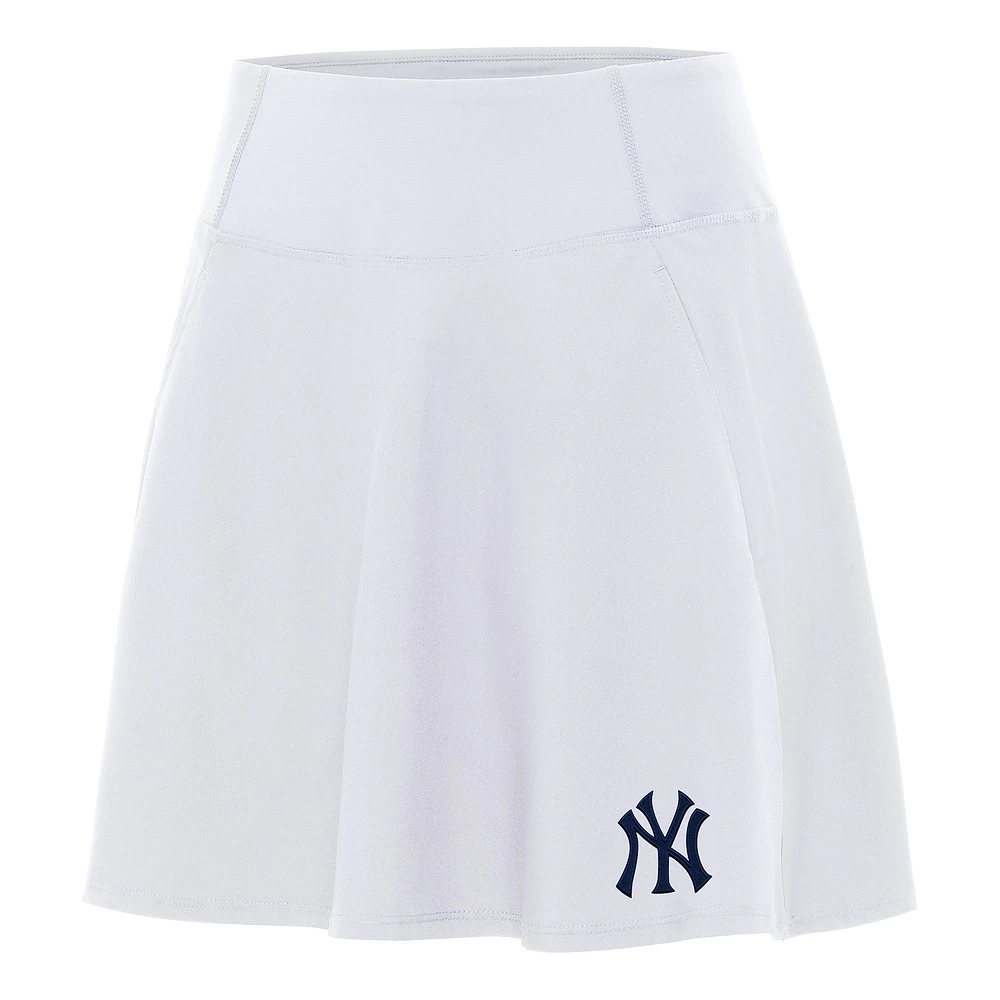 Women's Antigua White New York Yankees Chip Skort
