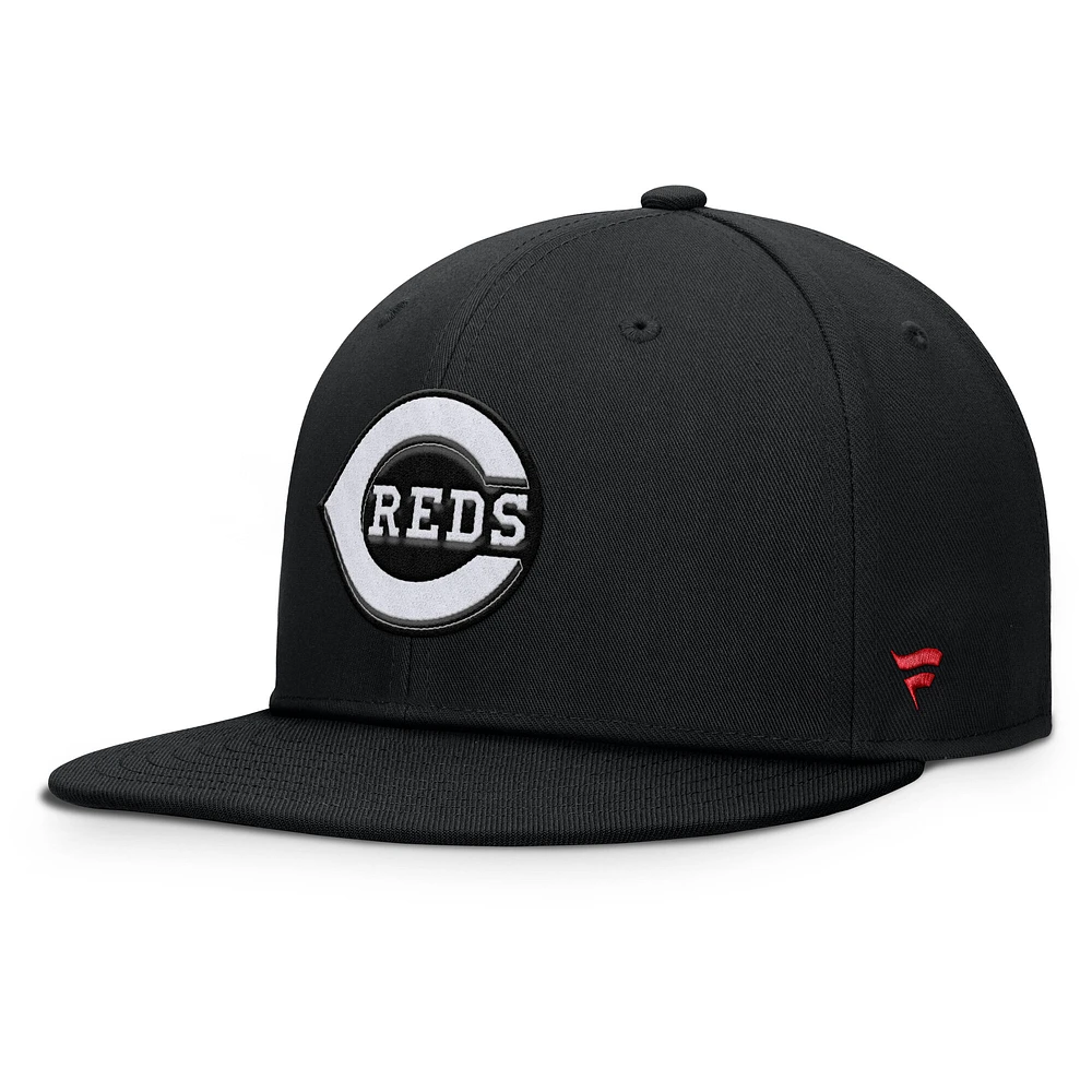 Men's Fanatics Black Cincinnati Reds Walk-Off Bullpen Snapback Hat