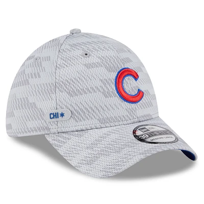 Men's New Era Gray Chicago Cubs 2025 MLB Clubhouse 39THIRTY Flex Hat