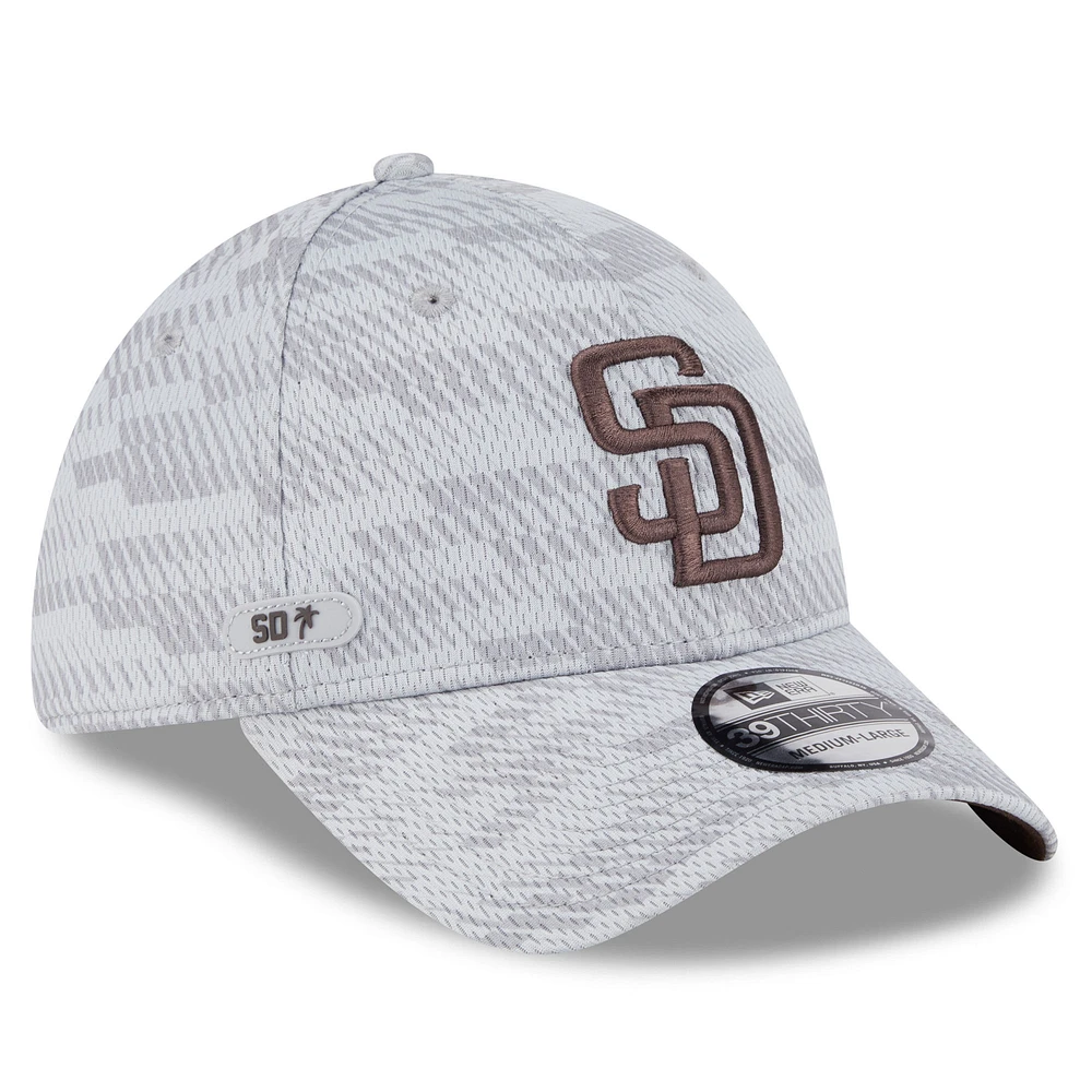Men's New Era Gray San Diego Padres 2025 MLB Clubhouse 39THIRTY Flex Hat