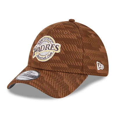 Men's New Era San Diego Padres 2025 MLB Clubhouse 39THIRTY Flex Hat