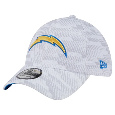 Men's New Era White Los Angeles Chargers Gameday Graded 39THIRTY Flex Hat