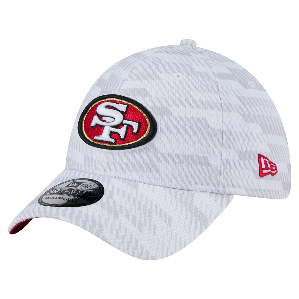 Men's New Era White San Francisco 49ers Gameday Graded 39THIRTY Flex Hat