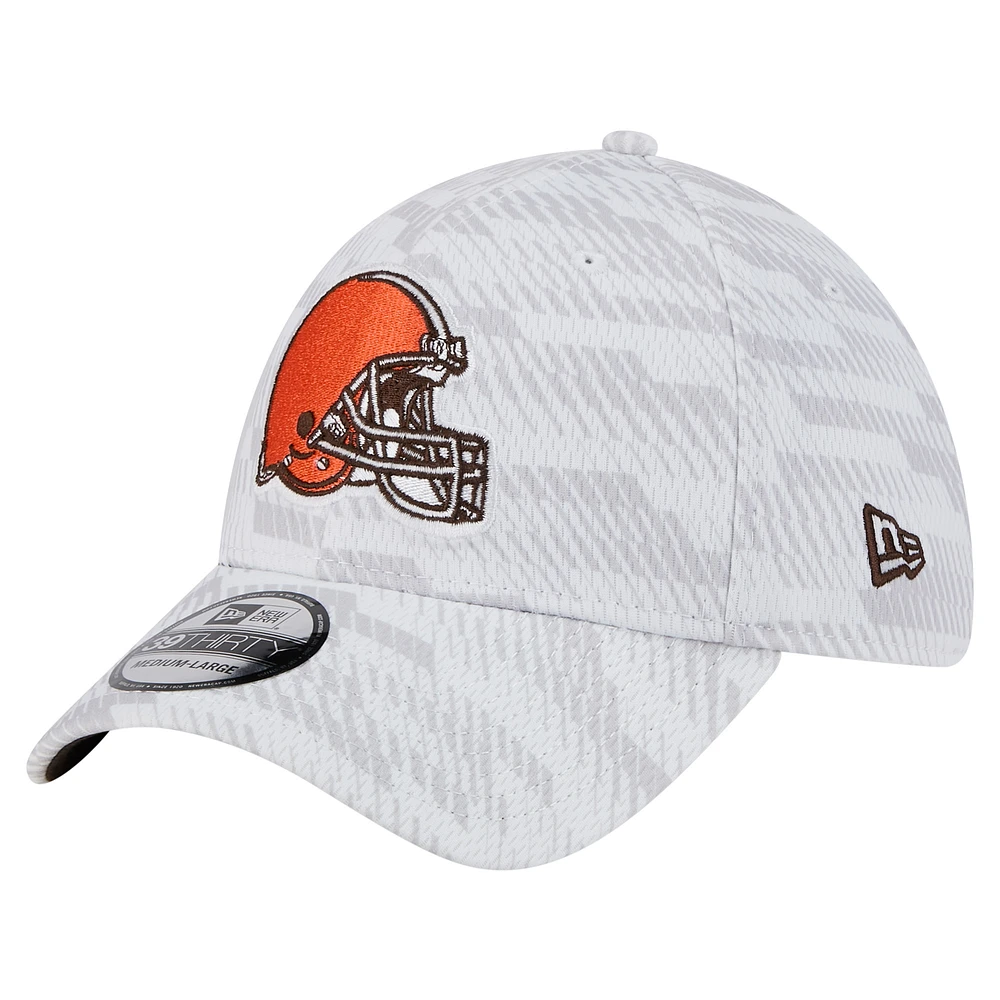 Men's New Era White Cleveland Browns Gameday Graded 39THIRTY Flex Hat