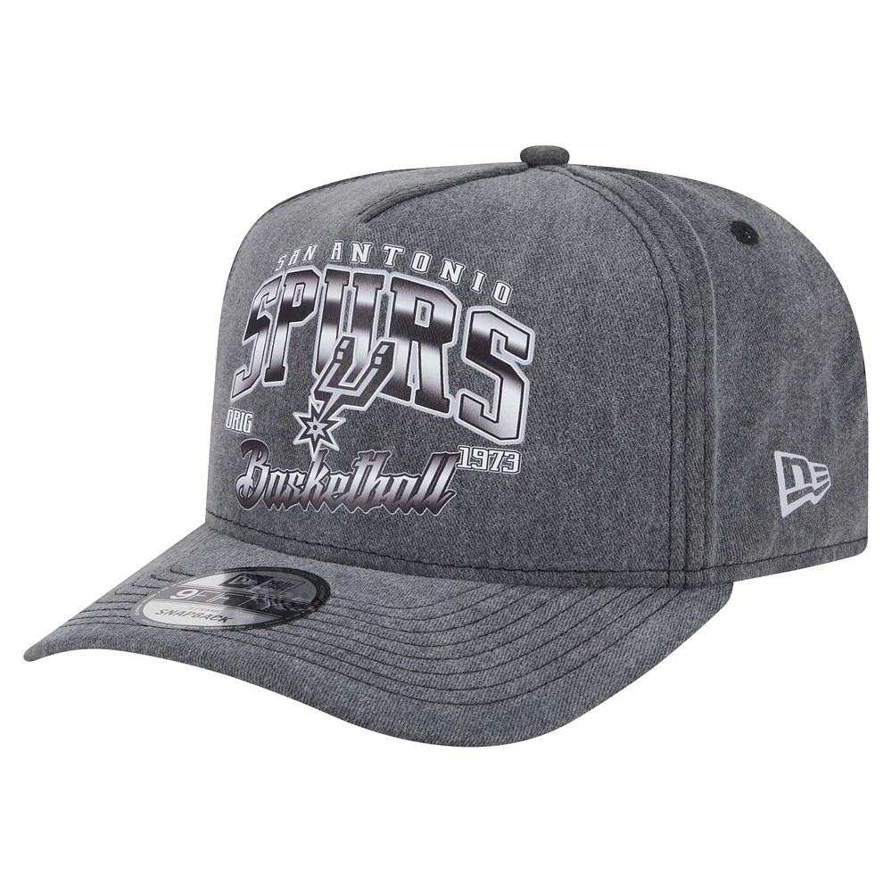 Men's New Era Charcoal San Antonio Spurs Throwback Washed Pre-Curved 9FIFTY Snapback Hat