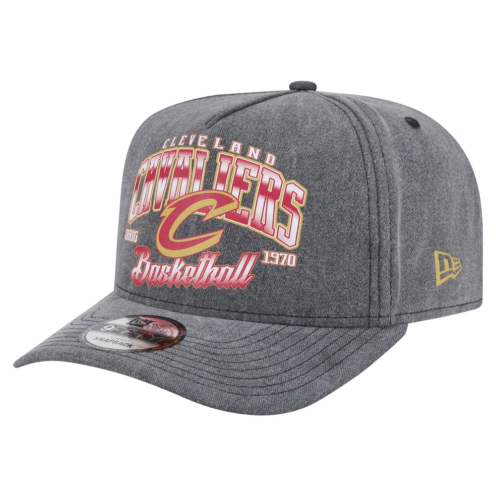 Men's New Era Charcoal Cleveland Cavaliers Throwback Washed Pre-Curved 9FIFTY Snapback Hat