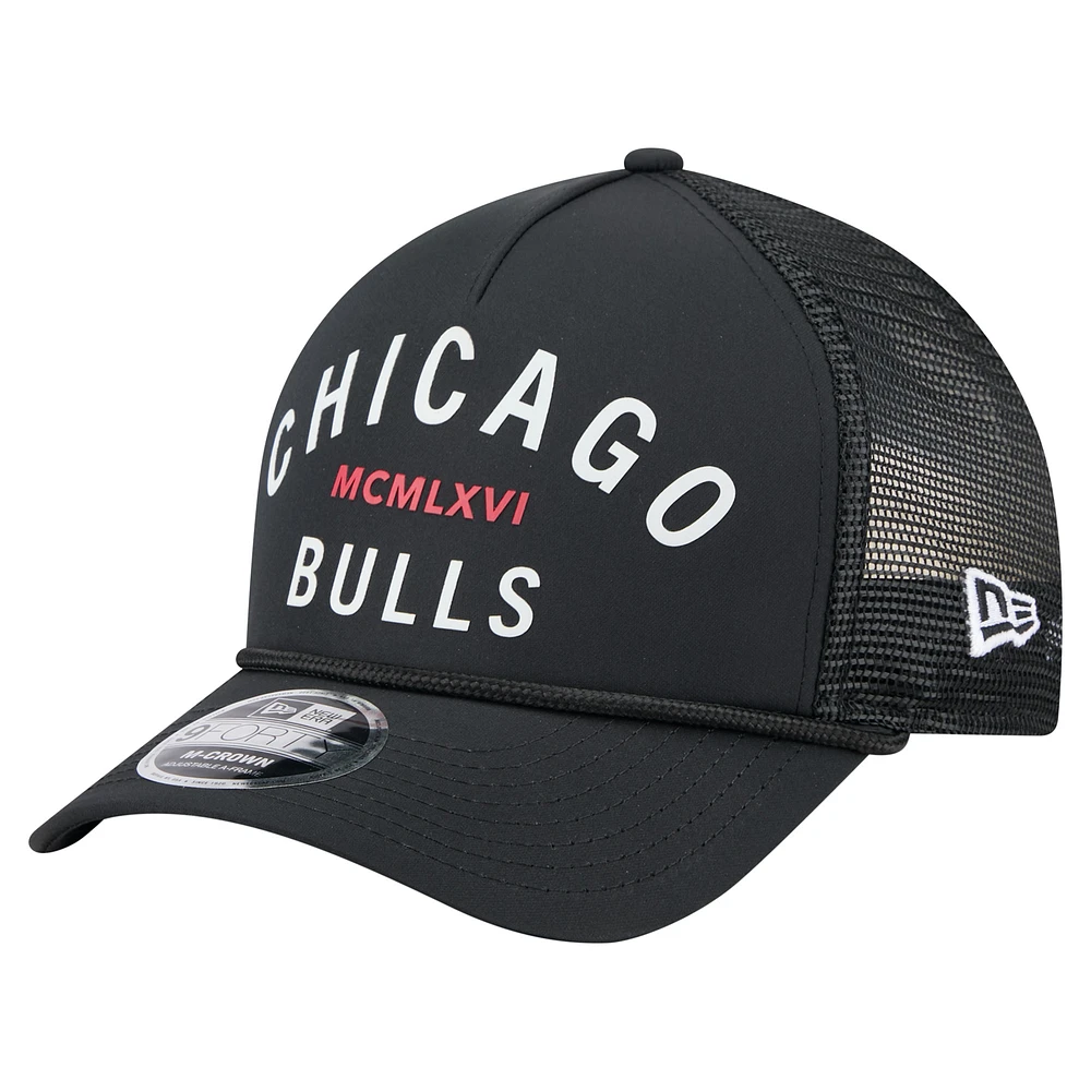 Men's New Era Black Chicago Bulls Minimalist 9FORTY M-Crown Adjustable Hat