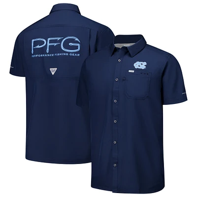 Men's Columbia Navy North Carolina Tar Heels PFG Slack Tide™ Omni-Shade™ Button-Up Camp Shirt