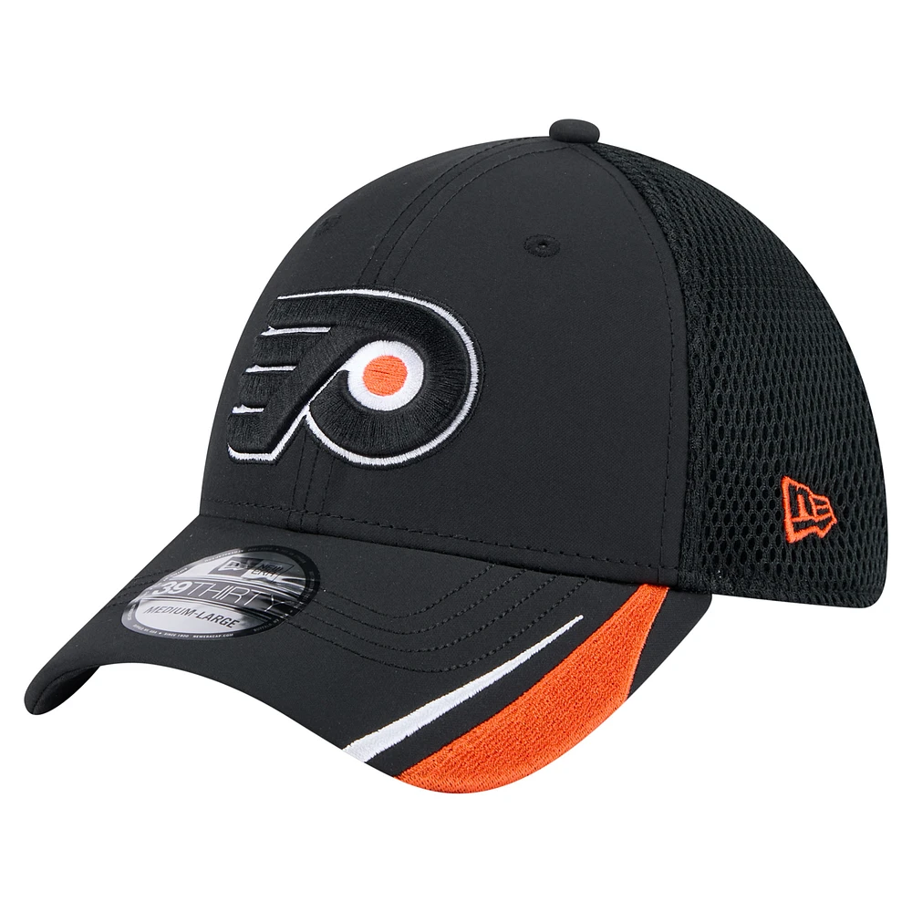 Men's New Era Black Philadelphia Flyers Linear Featherweight 39THIRTY Flex Hat