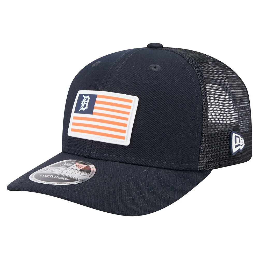 Men's New Era Navy Detroit Tigers Flag 9SEVENTY Stretch-Snap Hat