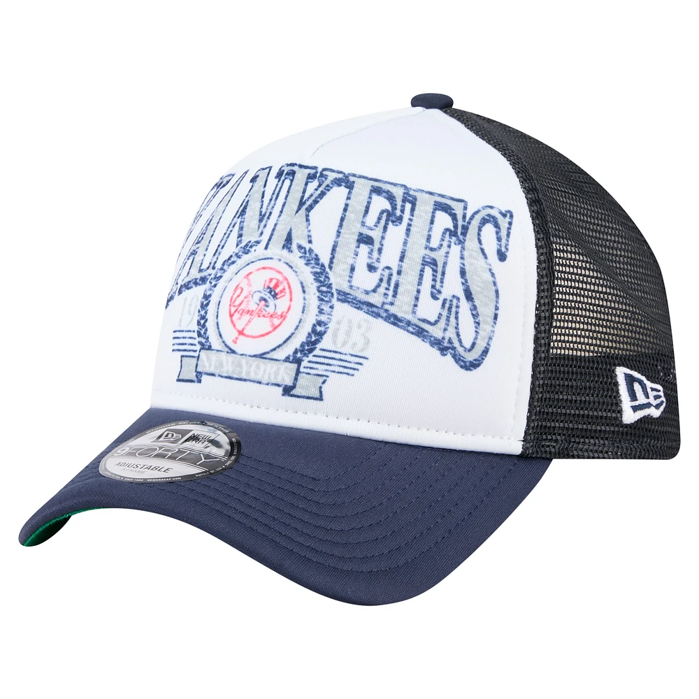 Men's New Era Navy New York Yankees Distressed 9FORTY A-Frame Adjustable Trucker Hat