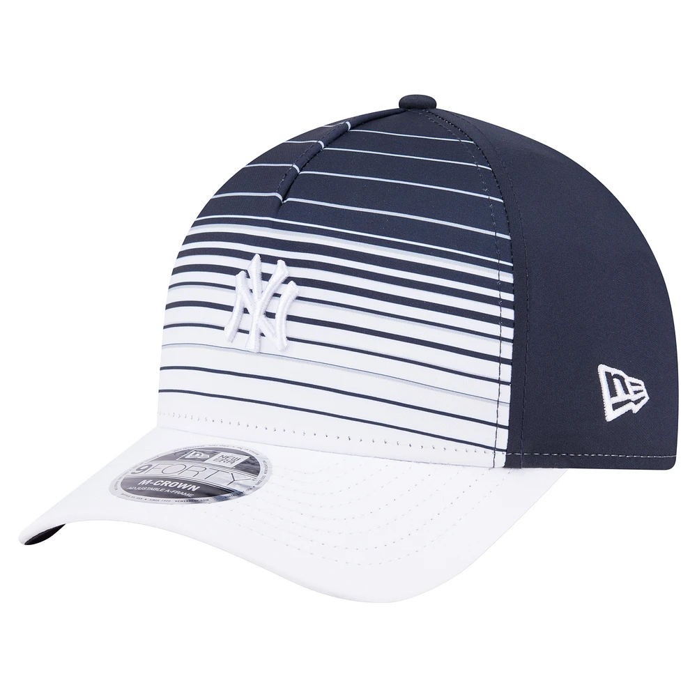 Men's New Era Navy New York Yankees Gradient 9FORTY M-Crown Adjustable Hat