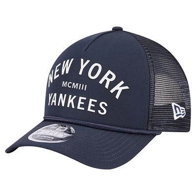 Men's New Era Navy New York Yankees Minimalist 9FORTY A-Frame Adjustable Hat