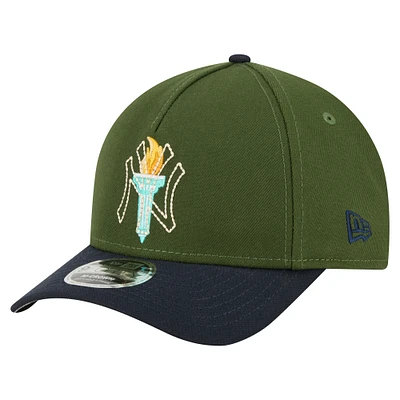 Men's New Era Dark Green New York Yankees City Feature 9FORTY A-Frame Adjustable Hat
