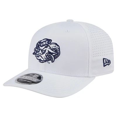Men's New Era White North Carolina Tar Heels Perform Vault 9SEVENTY Stretch-Snap Hat