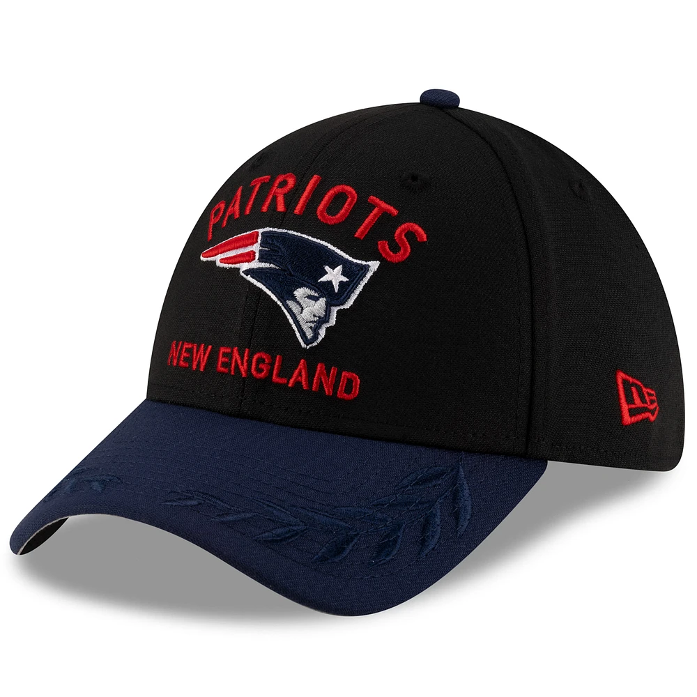 Men's New Era Black/Navy England Patriots 2025 NFL Draft 39THIRTY Flex Hat