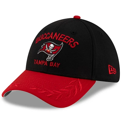Men's New Era Black/Red Tampa Bay Buccaneers 2025 NFL Draft 39THIRTY Flex Hat