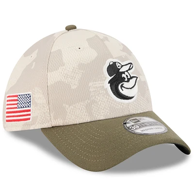 Men's New Era Light Beige/Olive Baltimore Orioles 2025 Armed Forces Day 39THIRTY Flex Hat