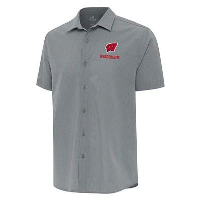 Men's Antigua Gray Wisconsin Badgers Activate Woven Short Sleeve Button-Down Shirt
