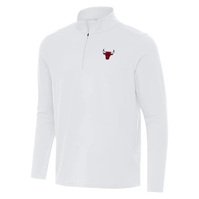 Men's Antigua White Chicago Bulls Intent Quarter-Zip Top