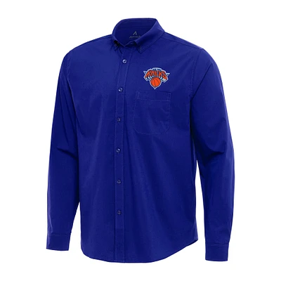 Men's Antigua Royal New York Knicks Flight Woven Tri-Blend Long Sleeve Button-Down Shirt