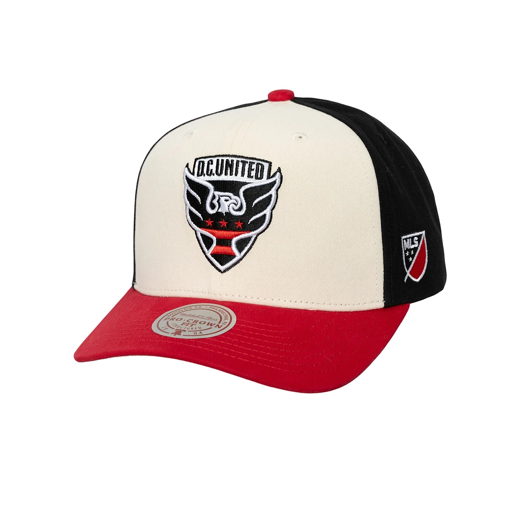 Men's Mitchell & Ness Cream D.C. United Brushed Off Pro Crown Snapback Hat