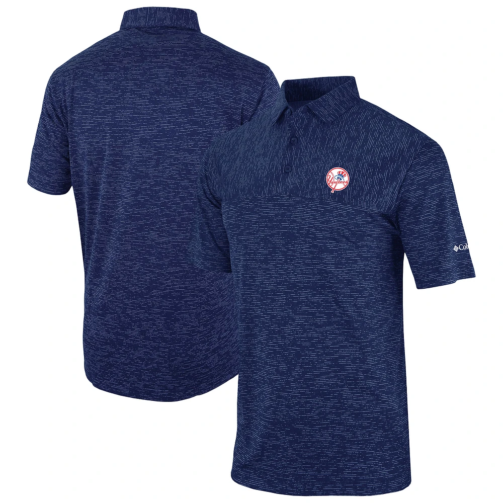 Men's Columbia Navy New York Yankees Omni-Wick Heading Out Polo