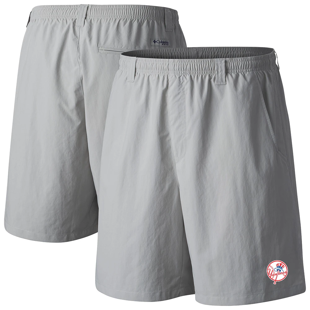 Men's Columbia Gray New York Yankees Backcast Shorts