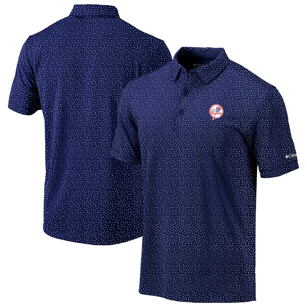 Men's Columbia Navy New York Yankees Omni-Wick Slicer Polo