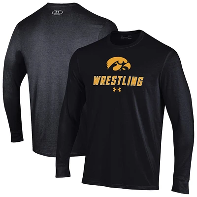 Men's Under Armour Iowa Hawkeyes Wrestling Performance Long Sleeve T-Shirt