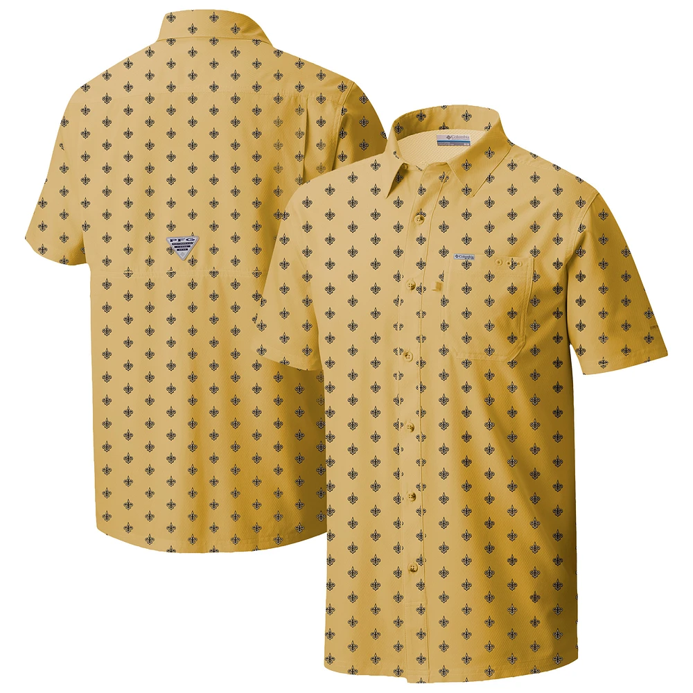 Men's Columbia Gold New Orleans Saints Super Slack Tide Omni-Wick Micro Print Button-Up Shirt