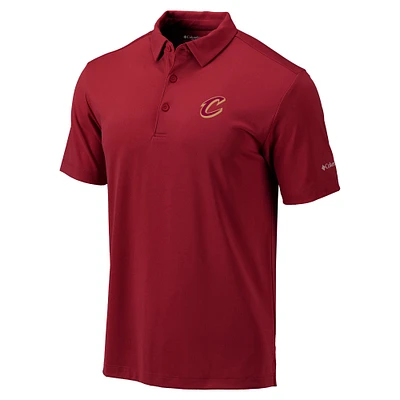 Men's Columbia Wine Cleveland Cavaliers Omni-Wick Drive Polo