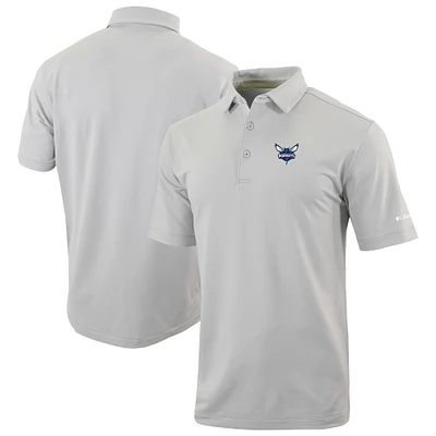 Men's Columbia Gray Charlotte Hornets Omni-Wick Even Lie Polo