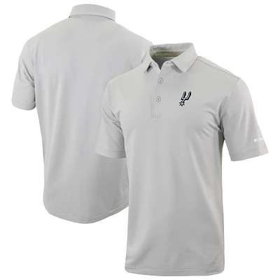 Men's Columbia Gray San Antonio Spurs Omni-Wick Even Lie Polo