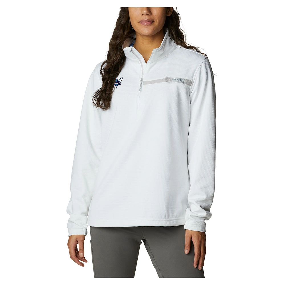 Women's Columbia White Charlotte Hornets Skiff Guide Fleece Pullover Top
