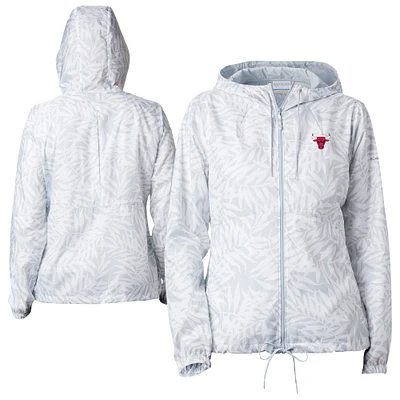 Women's Columbia White Chicago Bulls Flash Forward Windbreaker