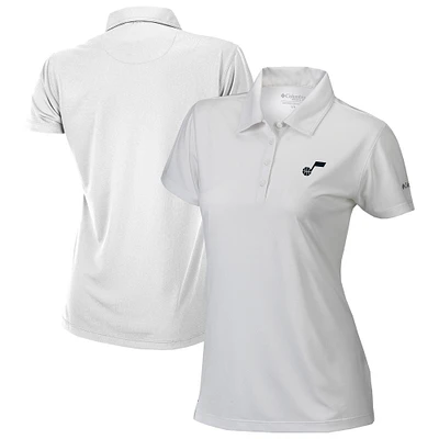 Women's Columbia White Utah Jazz Omni-Wick Birdie Polo