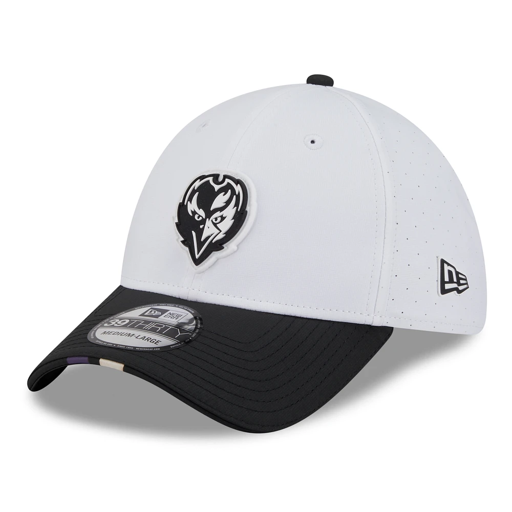 Men's New Era White/Black Baltimore Ravens 2025 NFL Training Camp 39THIRTY Flex Hat