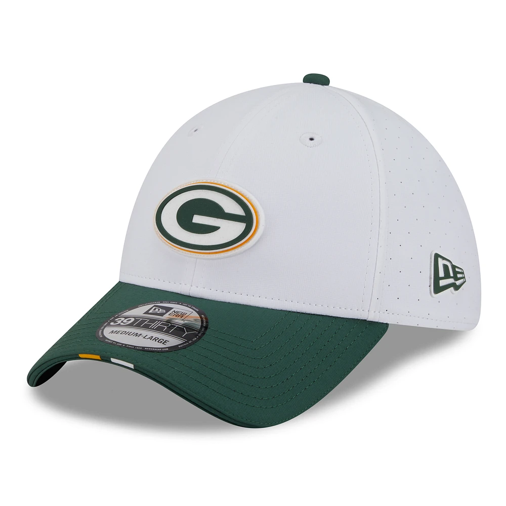 Men's New Era White/Green Green Bay Packers 2025 NFL Training Camp 39THIRTY Flex Hat