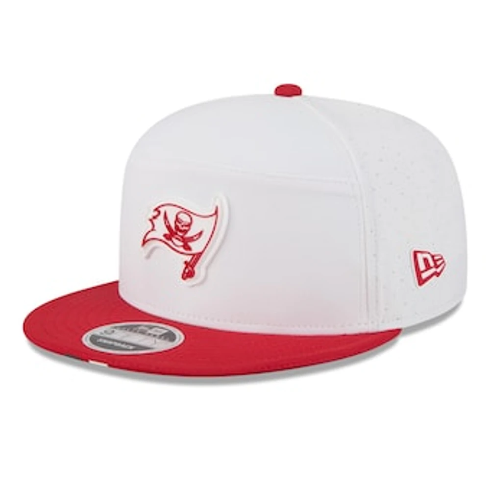 Men's New Era White/Red Tampa Bay Buccaneers 2025 NFL Training Camp Split Panel 9FIFTY Snapback Hat