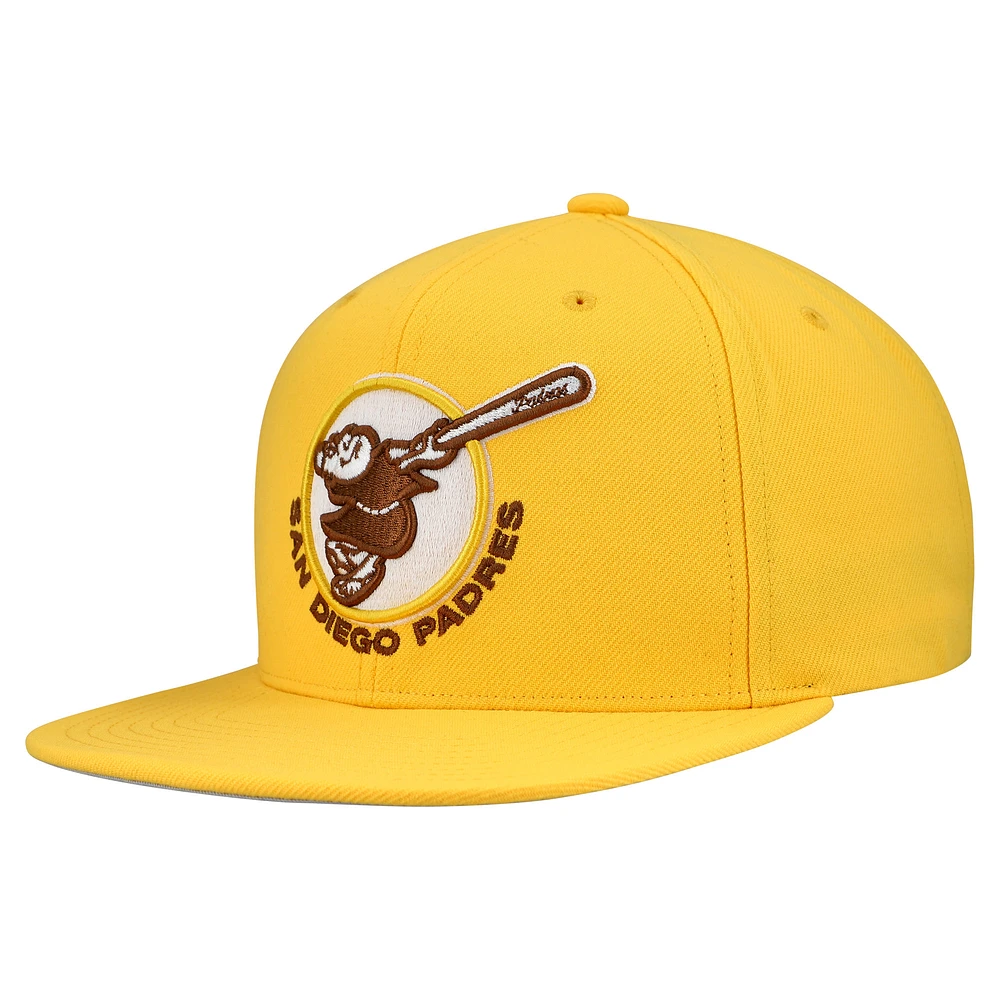 Men's Mitchell & Ness Gold San Diego Padres Cooperstown Collection Basic Flip Snapback Hat