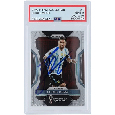 Lionel Messi Argentina National Team Autographed 2022 Panini Prizm FIFA World Cup Qatar #7 PSA Authenticated 9/10 Card