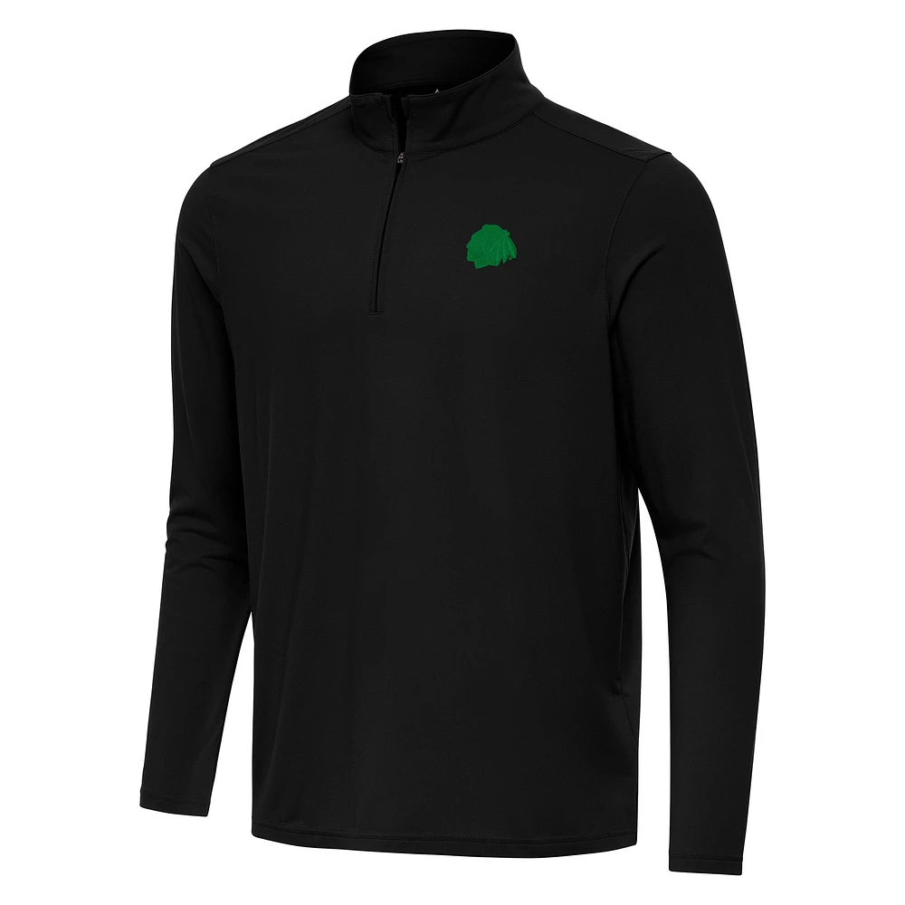 Men's Antigua Chicago Blackhawks St. Patrick Intent Quarter-Zip Pullover Top