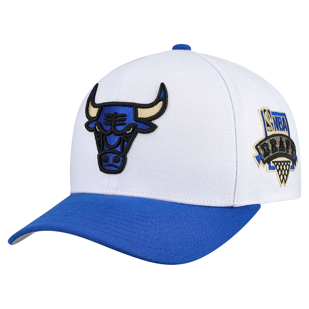 Men's Mitchell & Ness White Chicago Bulls Core Pro Crown Adjustable Hat