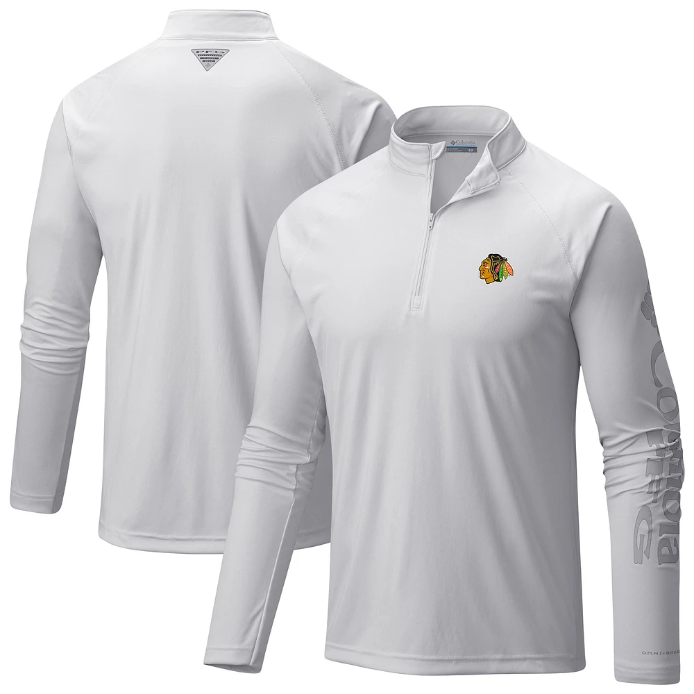 Men's Columbia White Chicago Blackhawks Terminal Tackle Omni-Wick Raglan Quarter-Zip Top
