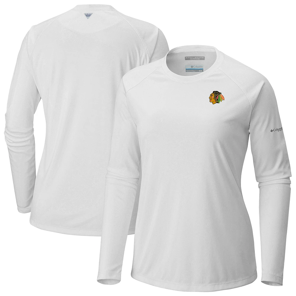 Women's Columbia Chicago Blackhawks Omni-Shade Tidal Tee II Raglan Long Sleeve T-Shirt