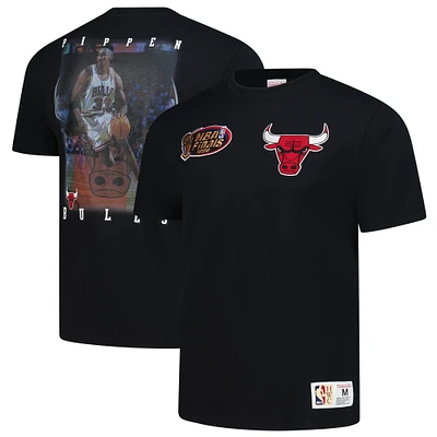 Men's Mitchell & Ness Scottie Pippen Black Chicago Bulls Hardwood Classics NBA Legends T-Shirt