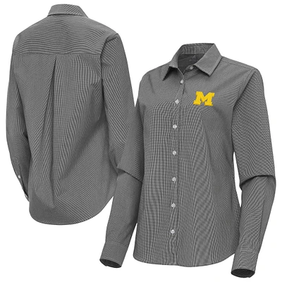 Women's Antigua Michigan Wolverines Porter Woven Tri-Blend Long Sleeve Button-Up Shirt