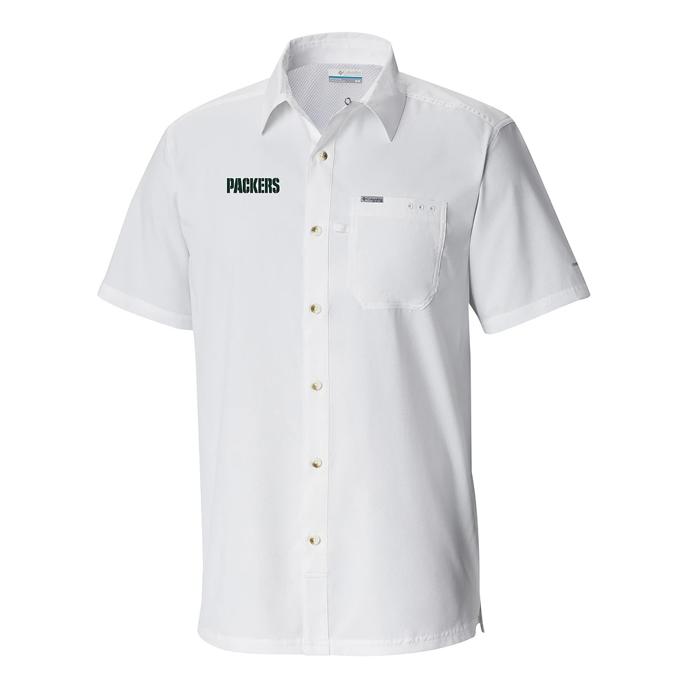 Men's Columbia White Green Bay Packers Throwback Logo Slack Tide Omni-Wick Button-Up Camp Shirt